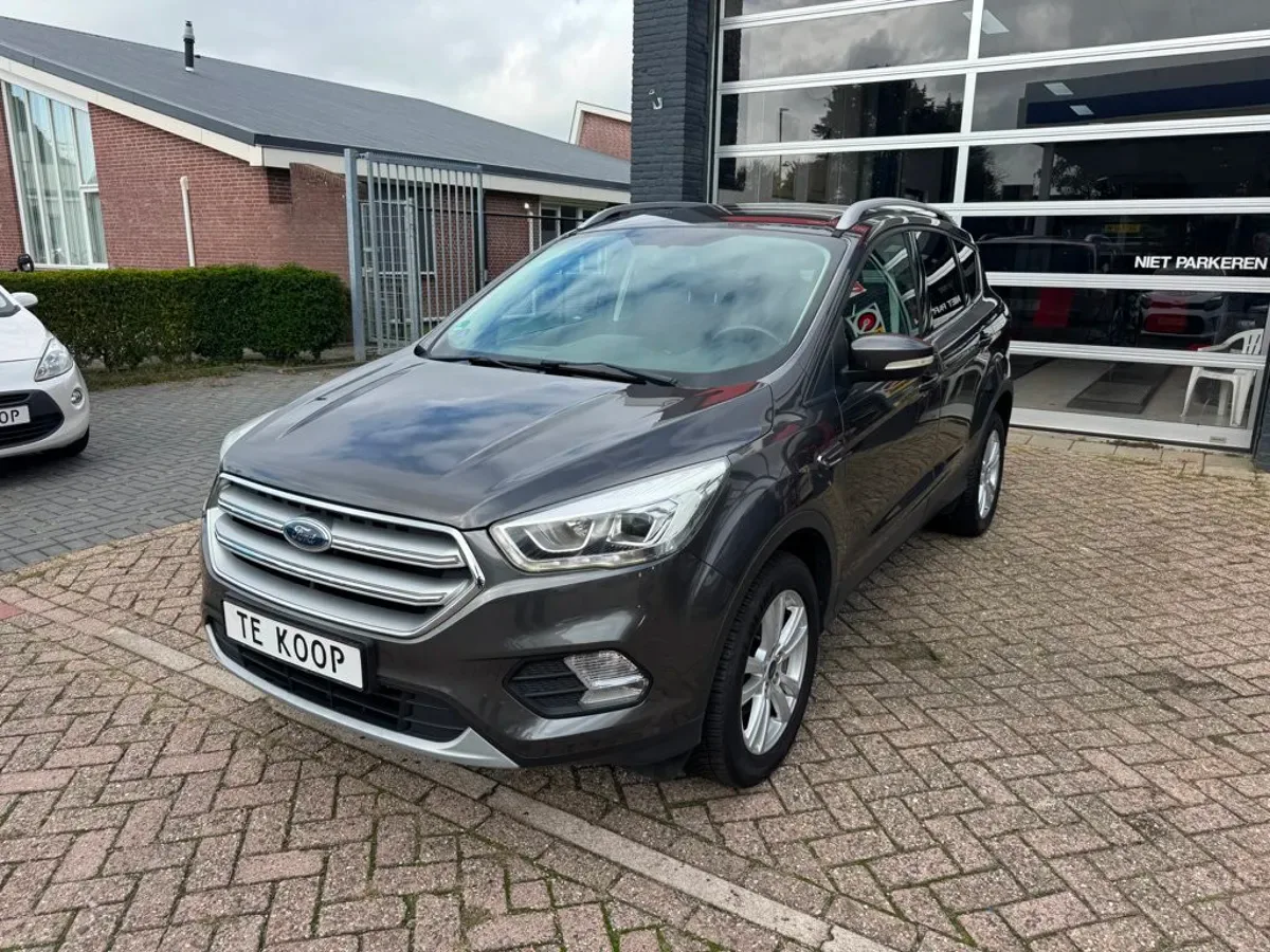 Ford Kuga (2017) — foto 1