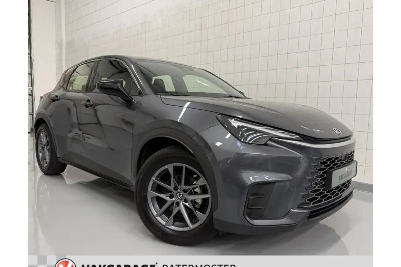 Lexus LBX (2025)