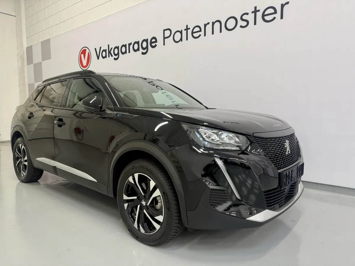 Peugeot e-2008 (2023) — foto 1