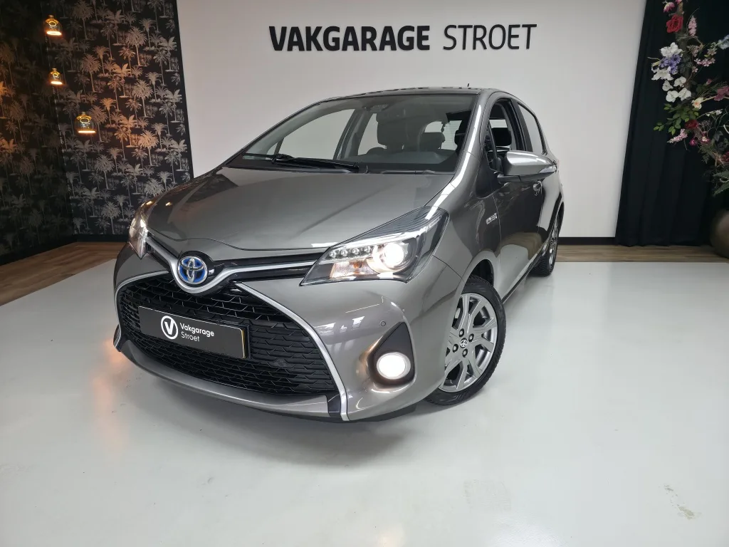 Toyota Yaris (2016) — foto 1