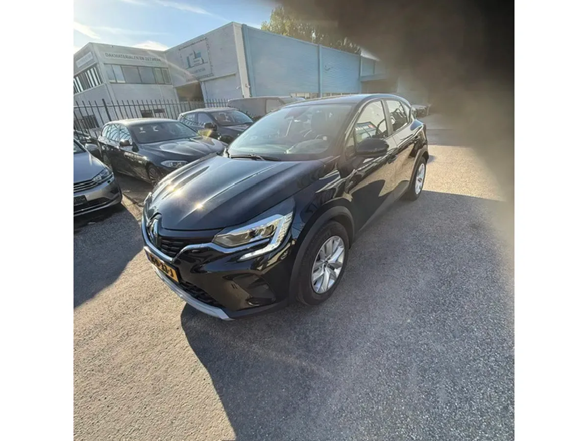 Renault Captur (2022) — foto 1