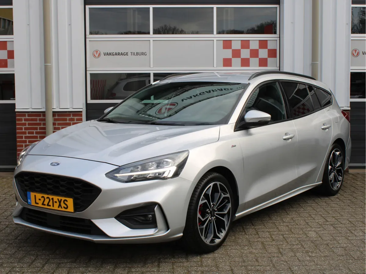 Ford Focus (2021) — foto 1