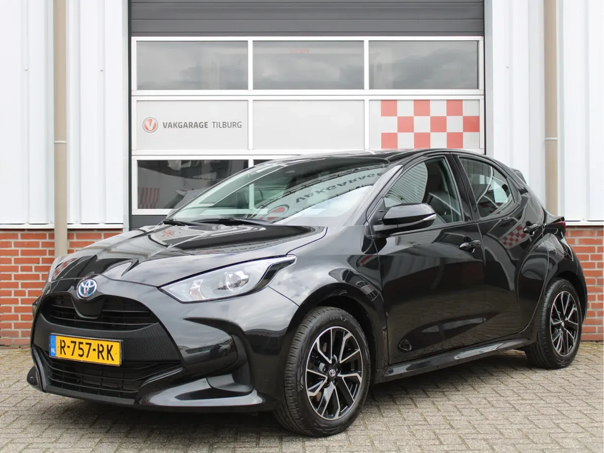 Toyota Yaris (2022) — foto 1
