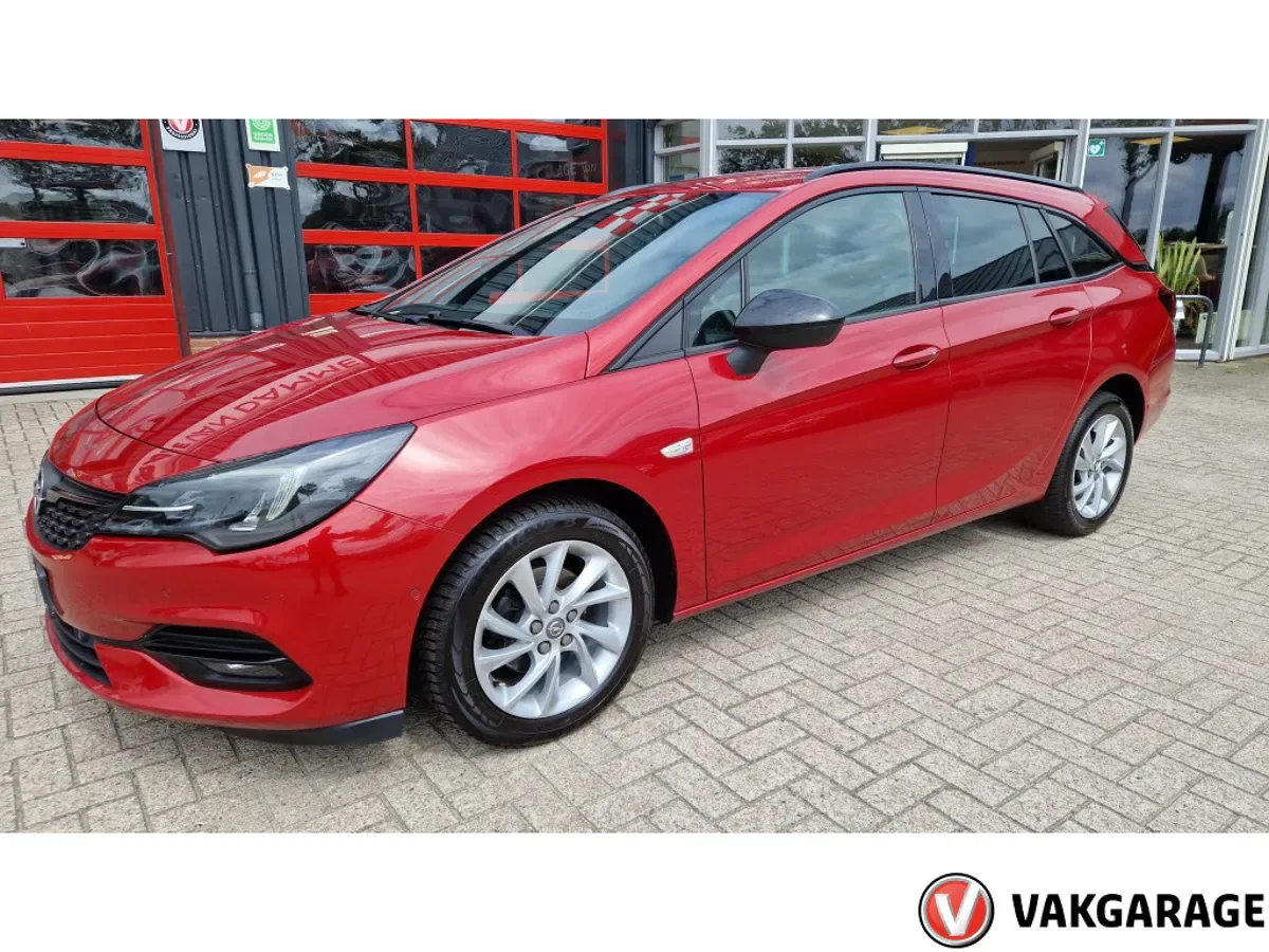 Opel Astra (2021) — foto 1
