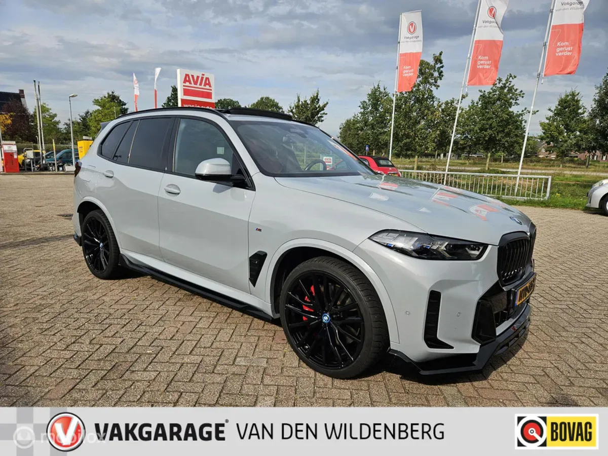 BMW X5 (2024) — foto 1