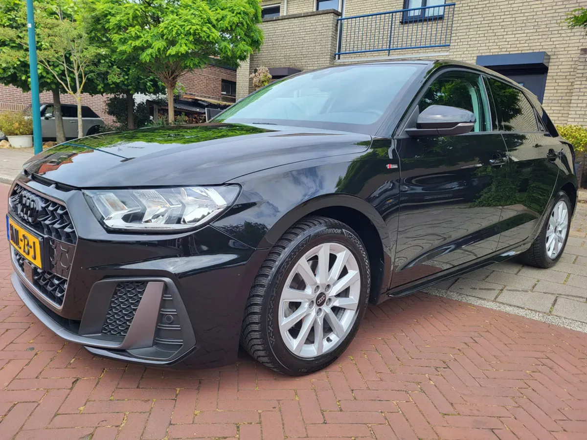 Audi A1 (2024) — foto 1