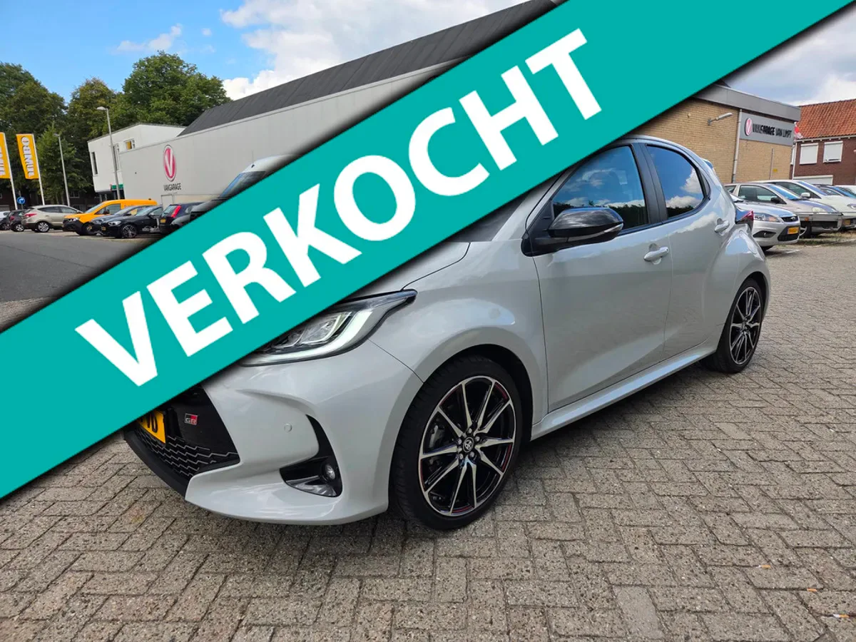 Toyota Yaris (2022) — foto 1