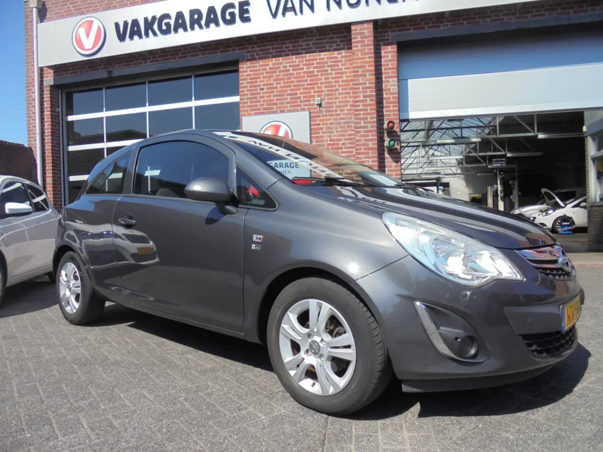 Opel Corsa (2013) — foto 1