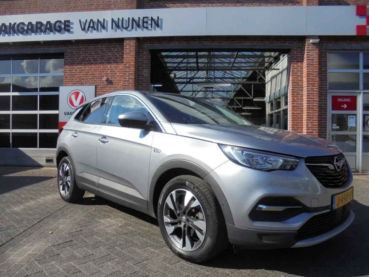 Opel Grandland (2020) — foto 1