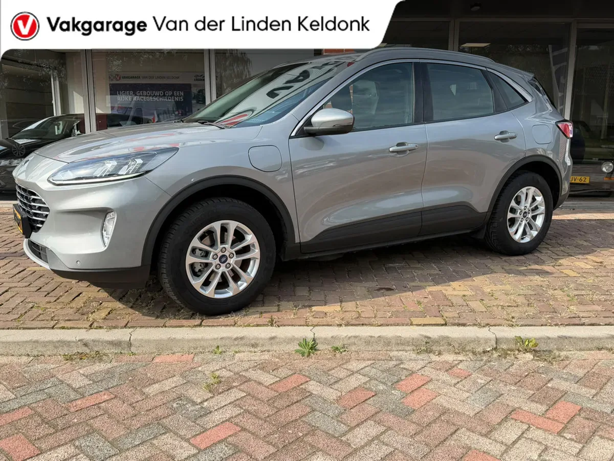 Ford Kuga (2022) — foto 1