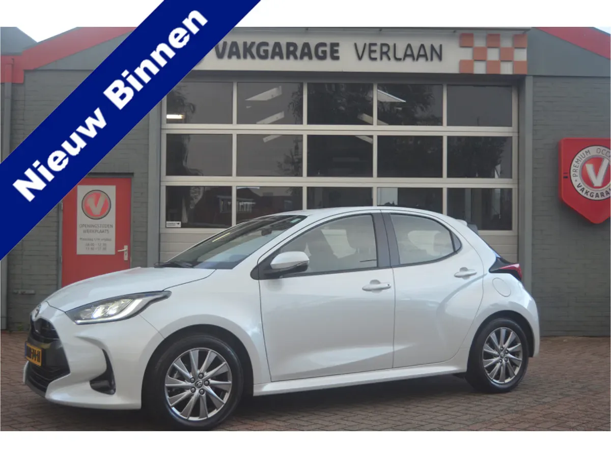Toyota Yaris (2023) — foto 1