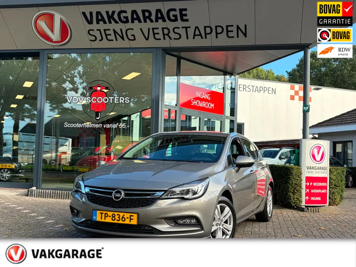 Opel Astra (2017) — foto 1