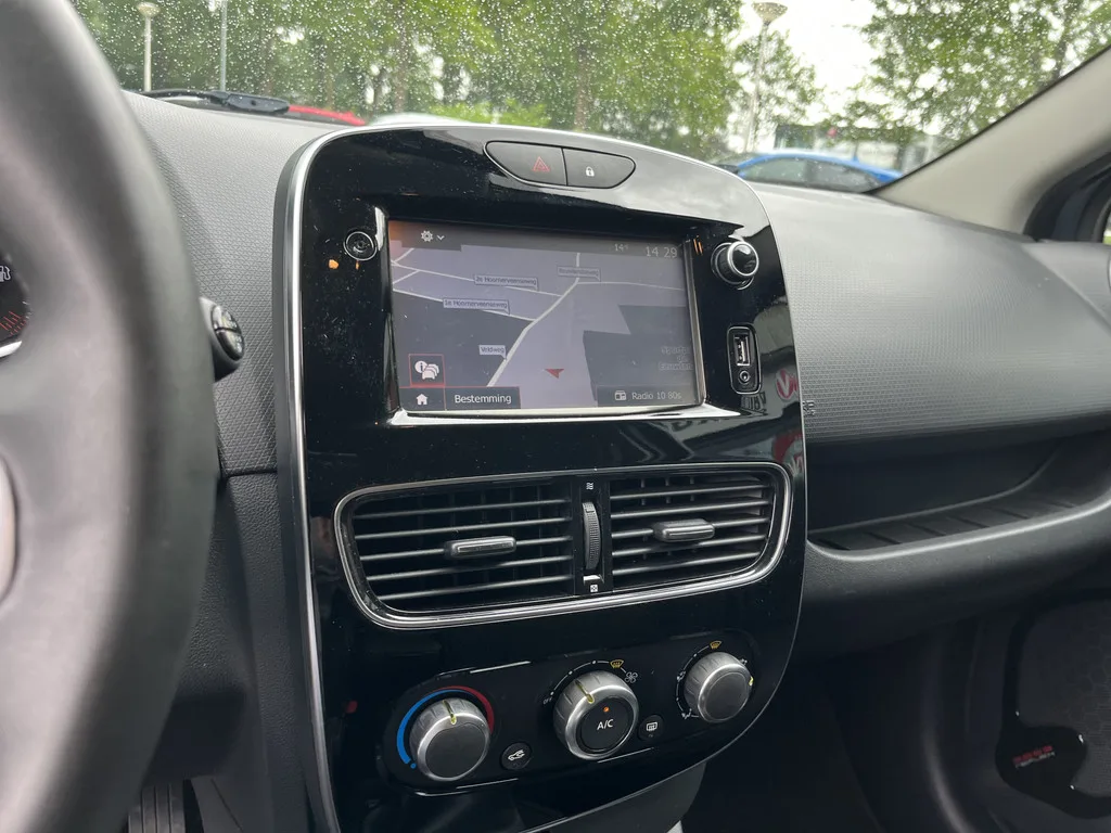 Renault Clio (2018) — foto 1