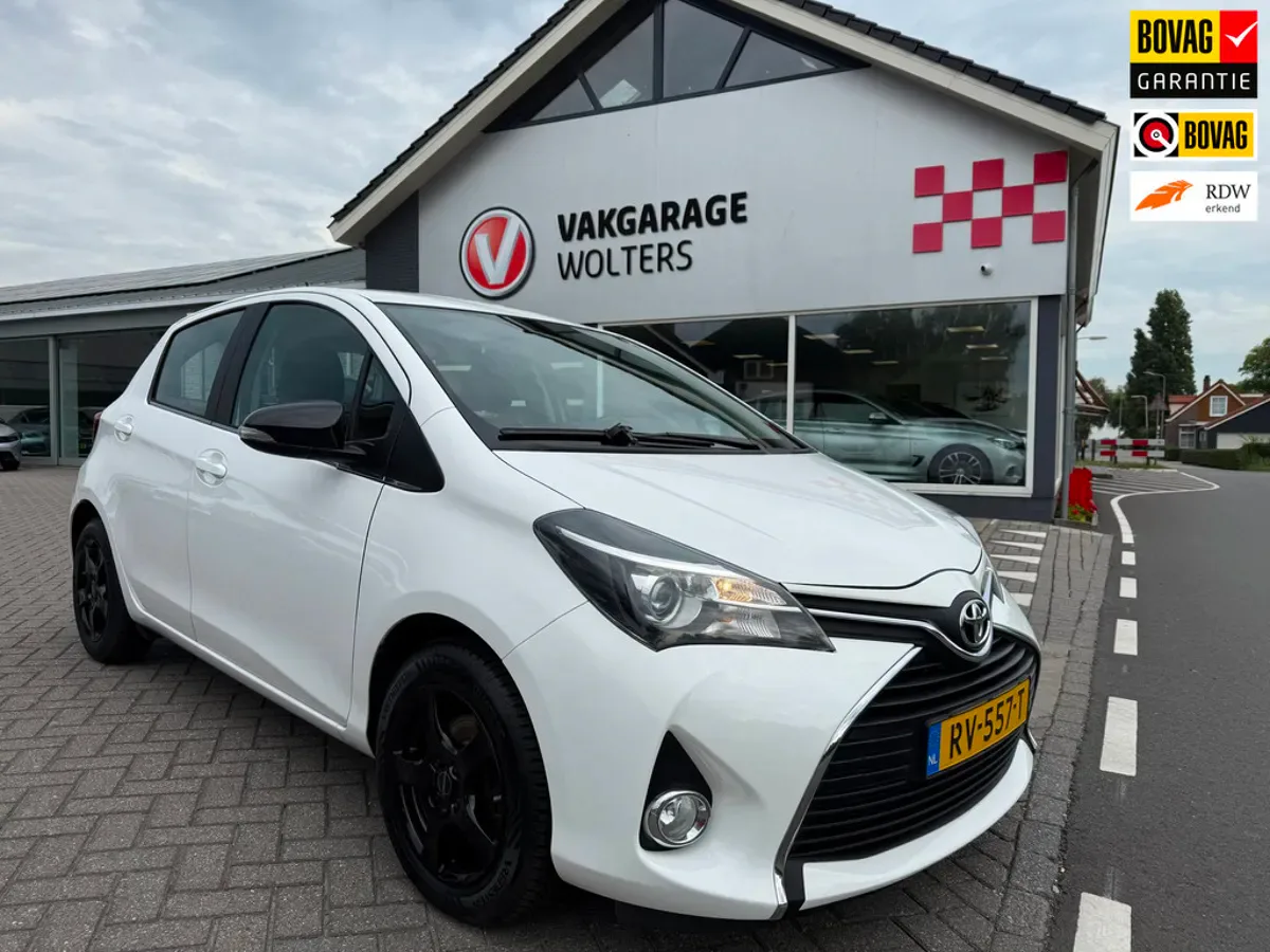 Toyota Yaris (2017) — foto 1