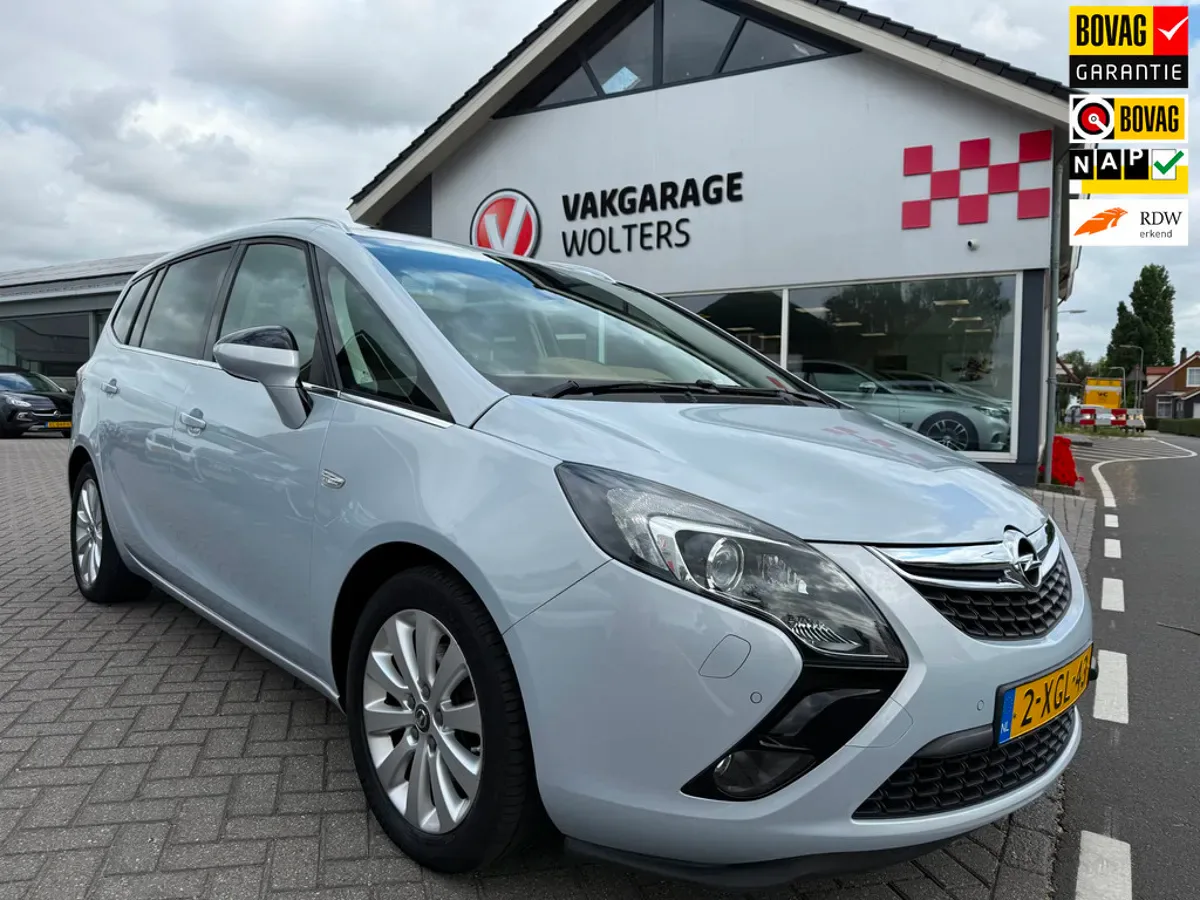 Opel Zafira Tourer (2014) — foto 1