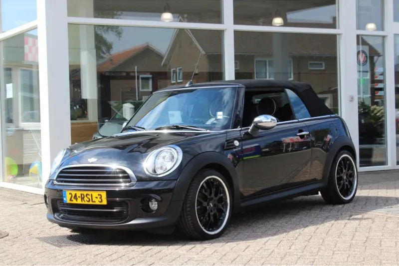 MINI Cabrio (2011)