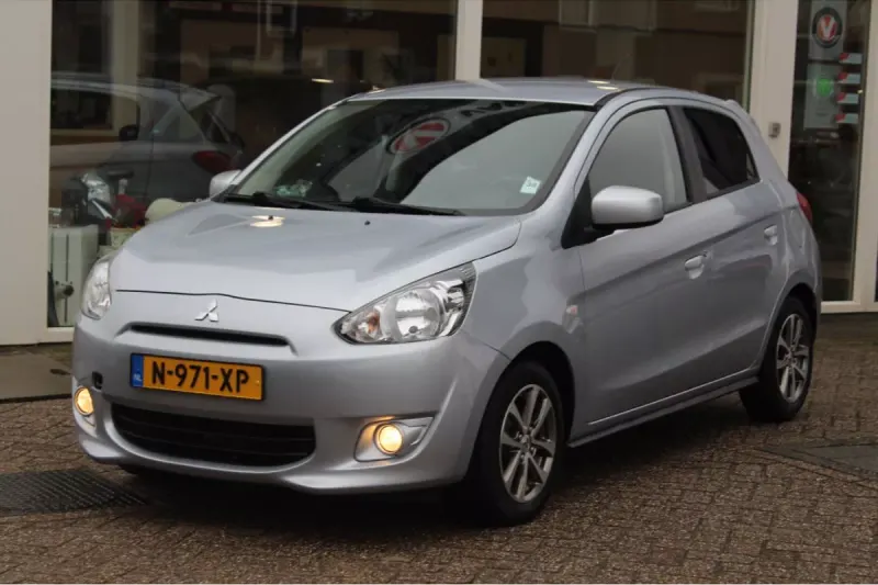 Mitsubishi Space Star (2015)