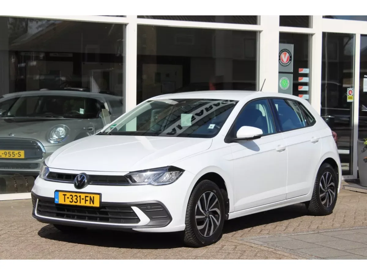 Volkswagen Polo (2023) — foto 1