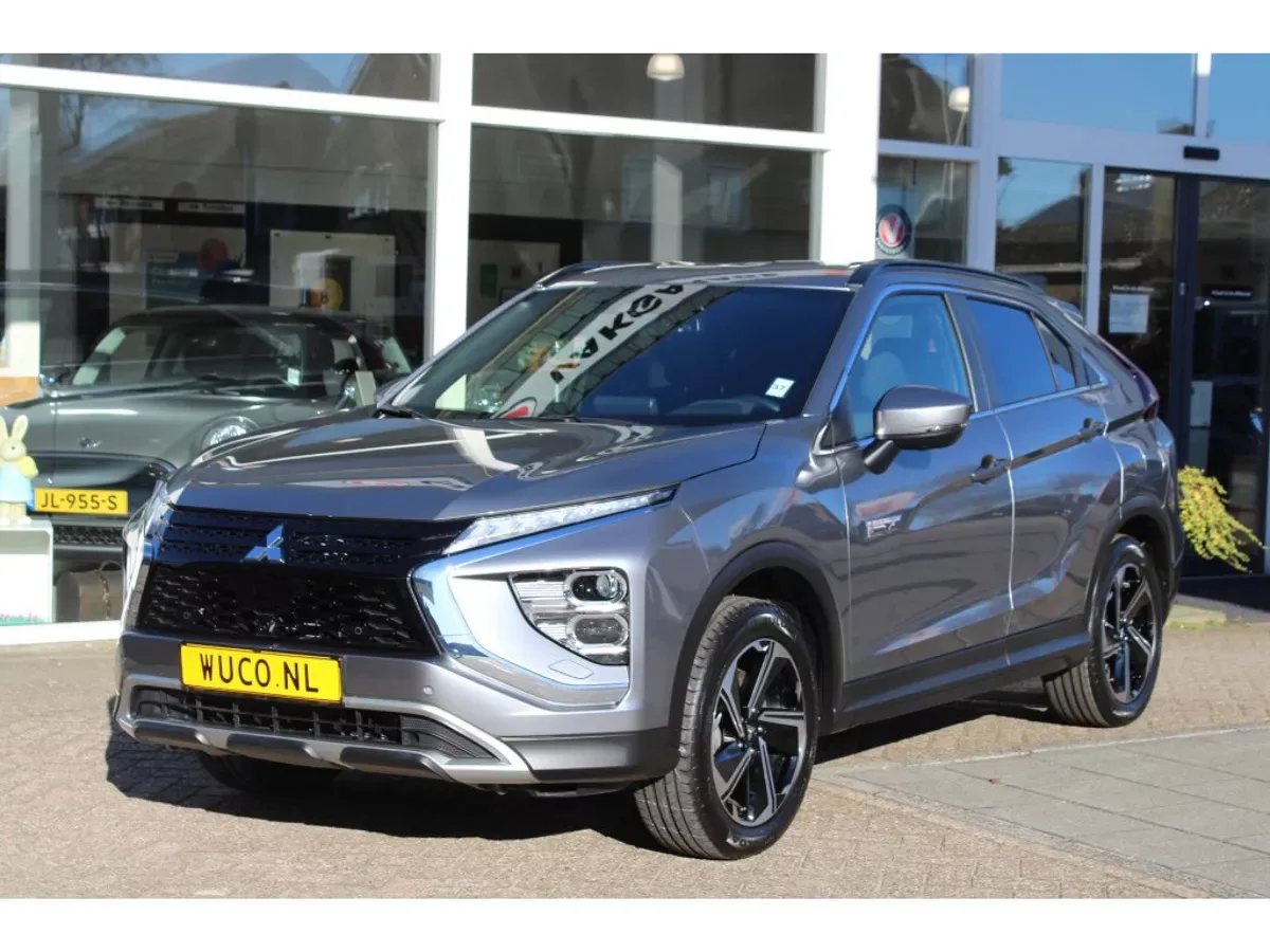 Mitsubishi Eclipse Cross (2022) — foto 1