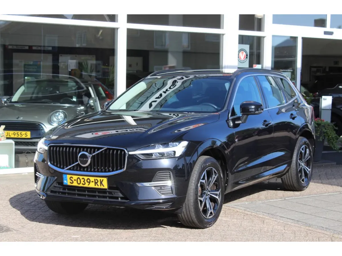 Volvo XC60 (2022) — foto 1