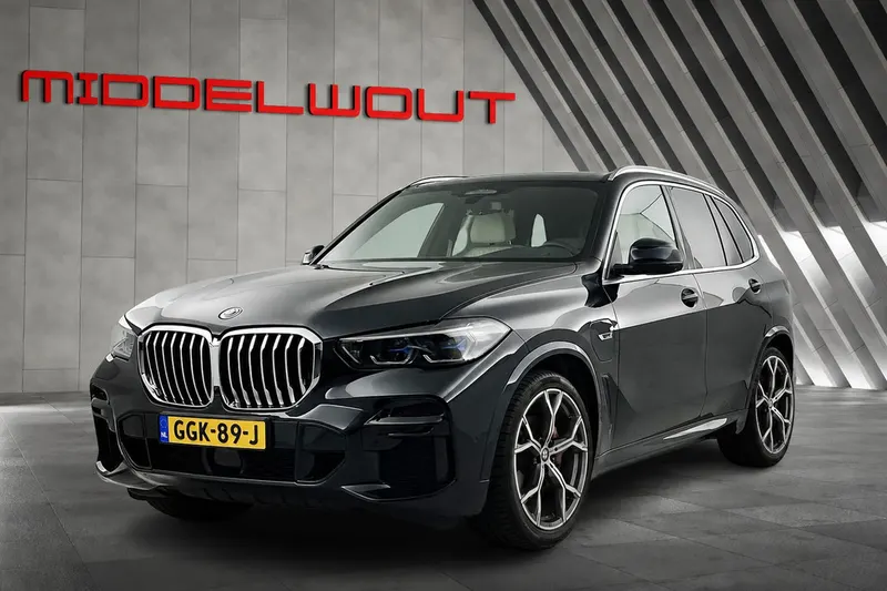 BMW X5 (2023)