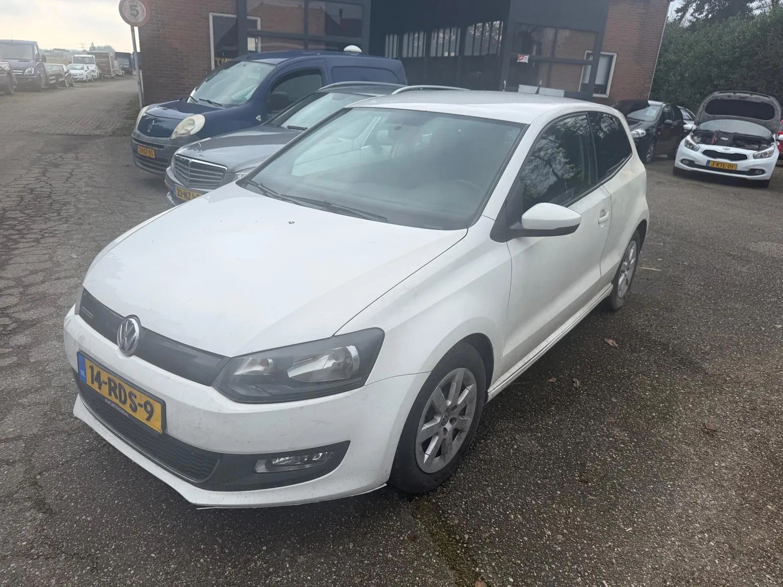 Volkswagen Polo (2011) — foto 1