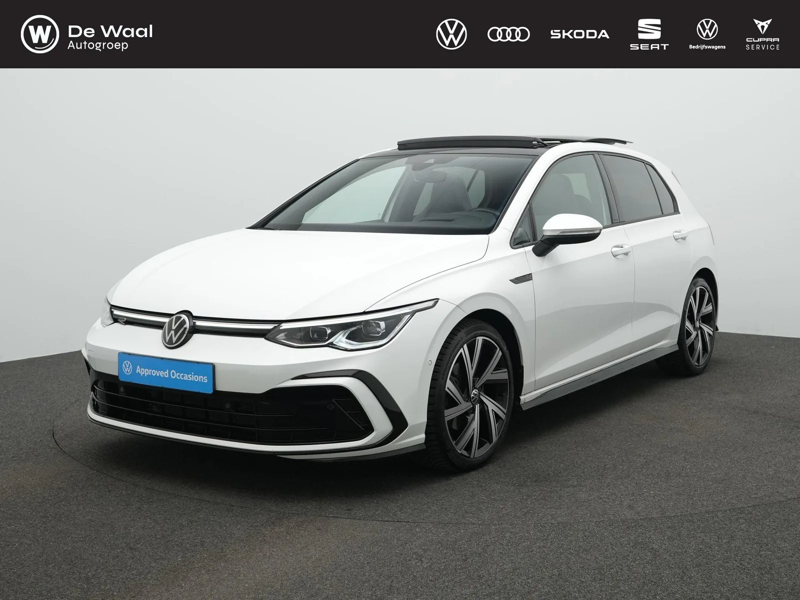 Volkswagen Golf (2024) — foto 1