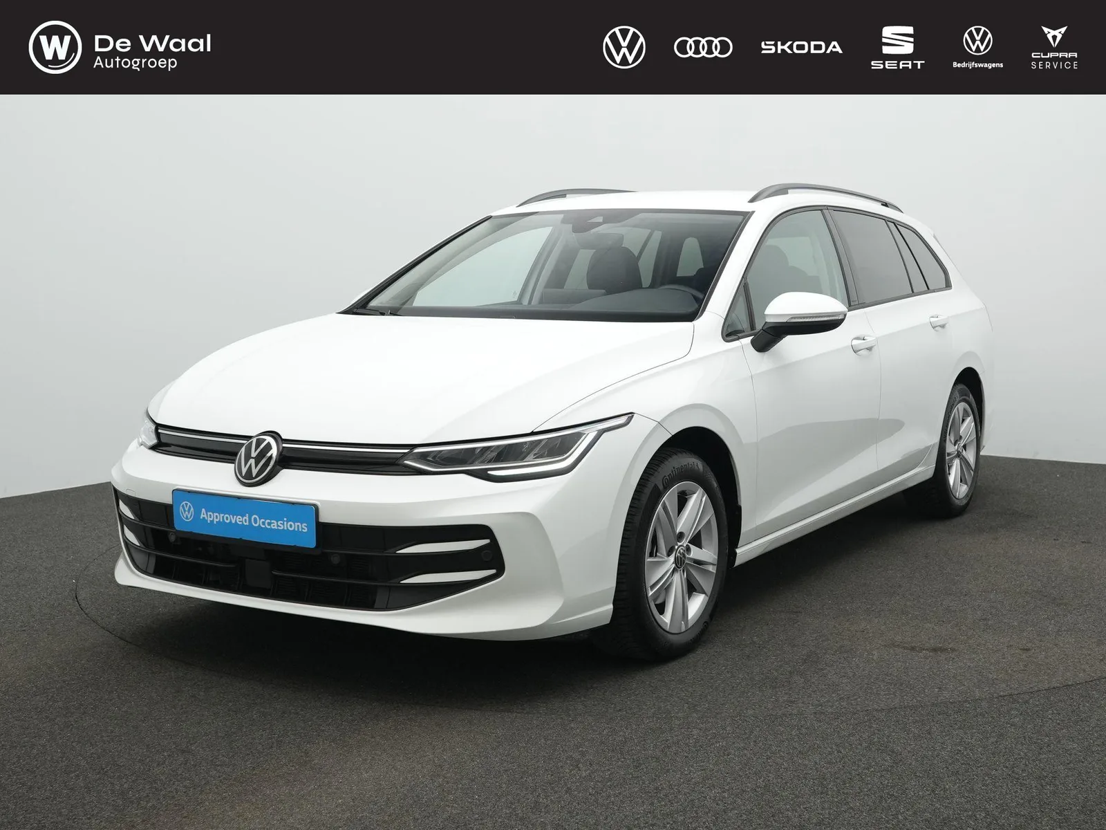 Volkswagen Golf (2024) — foto 1
