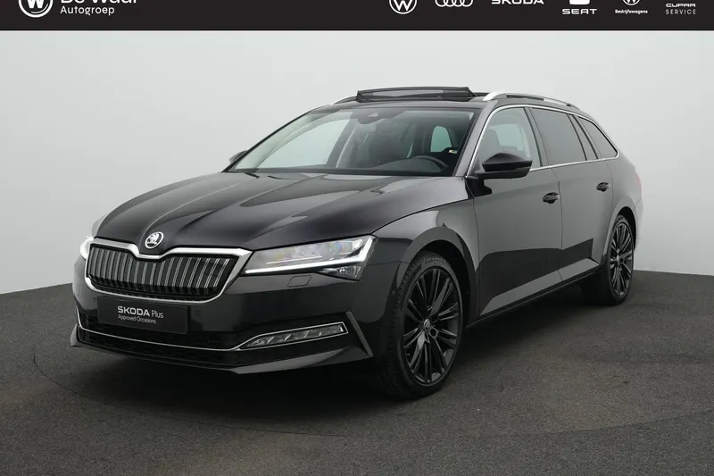 Škoda Superb (2023)