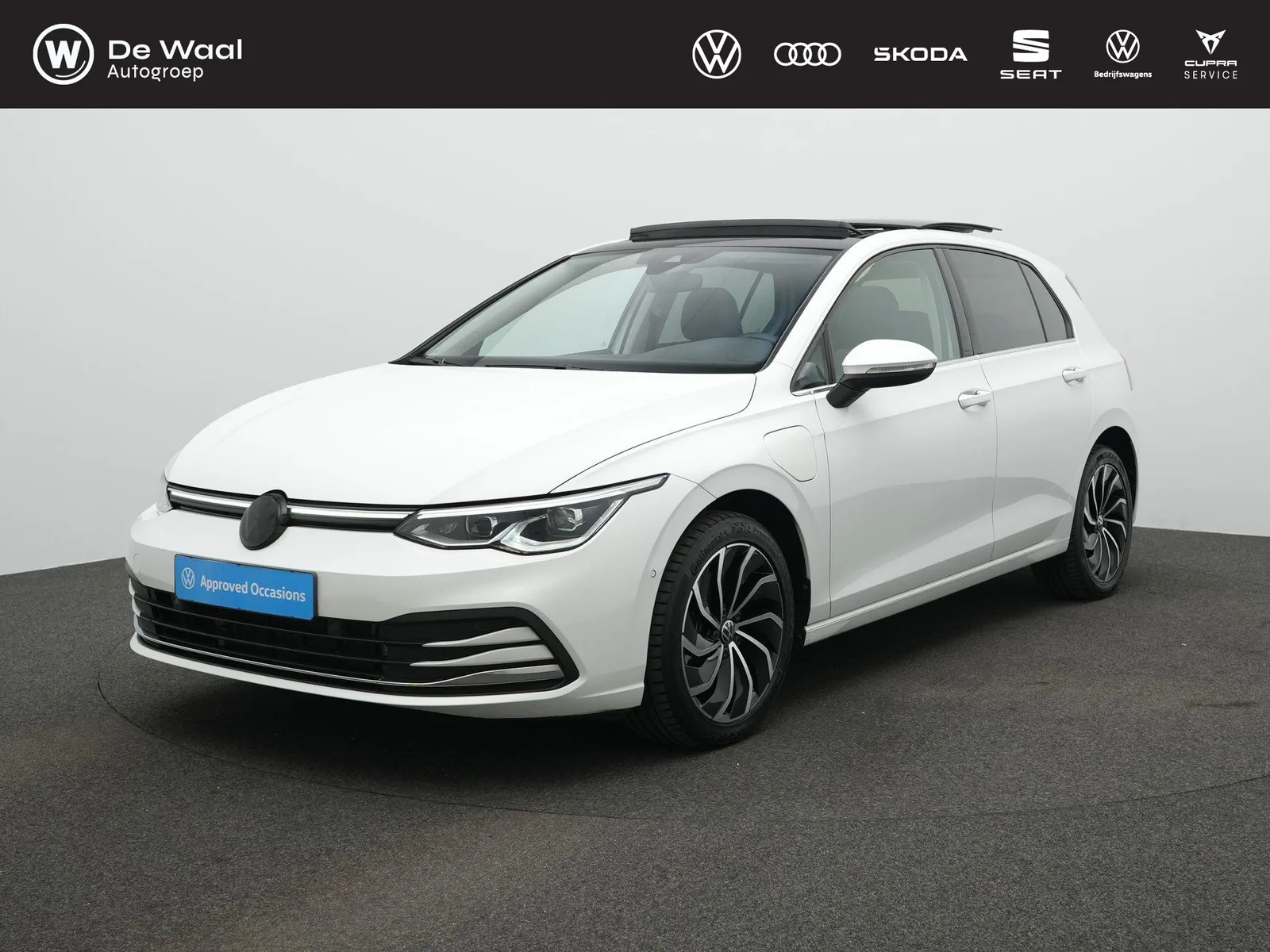 Volkswagen Golf (2021) — foto 1