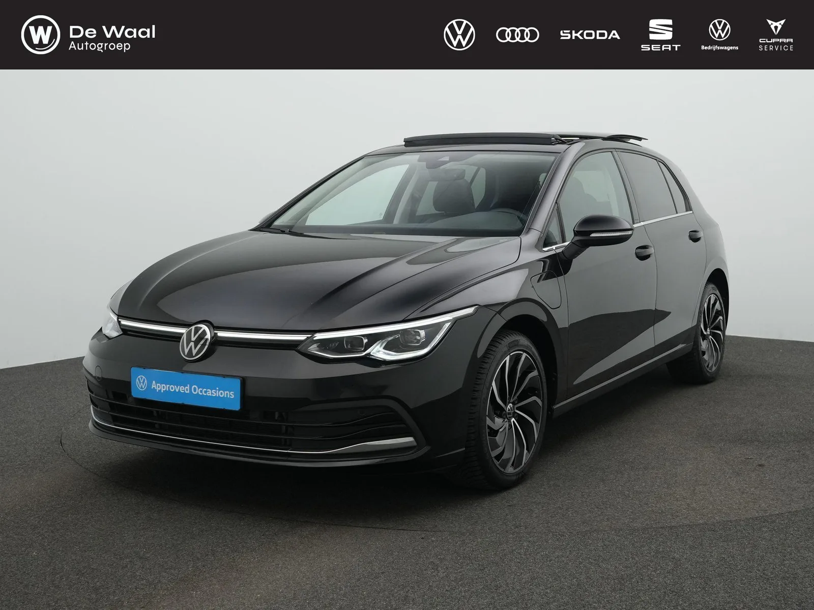Volkswagen Golf (2024) — foto 1