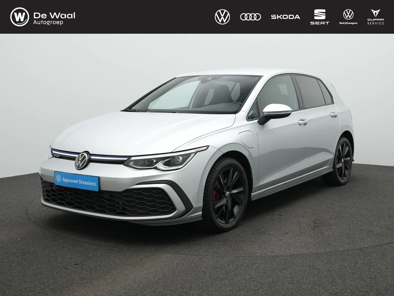 Volkswagen Golf (2022) — foto 1