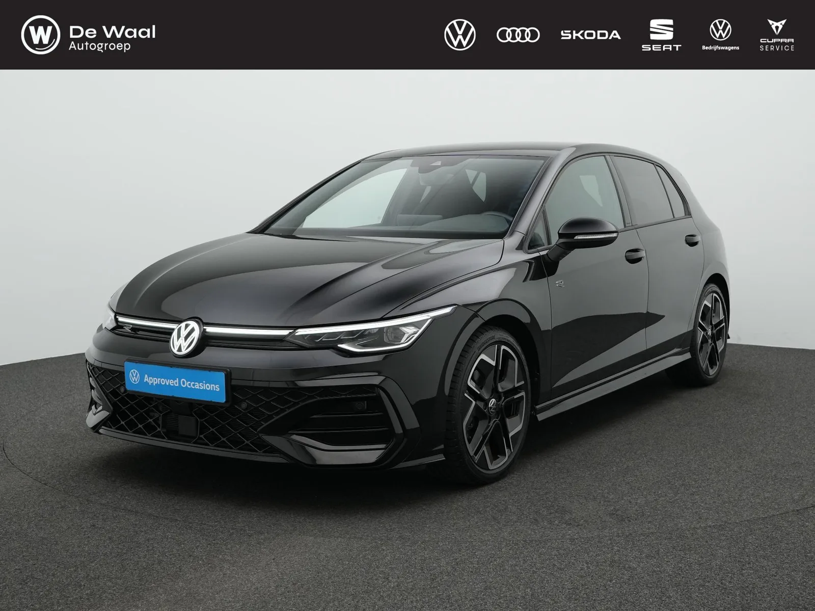 Volkswagen Golf (2024) — foto 1
