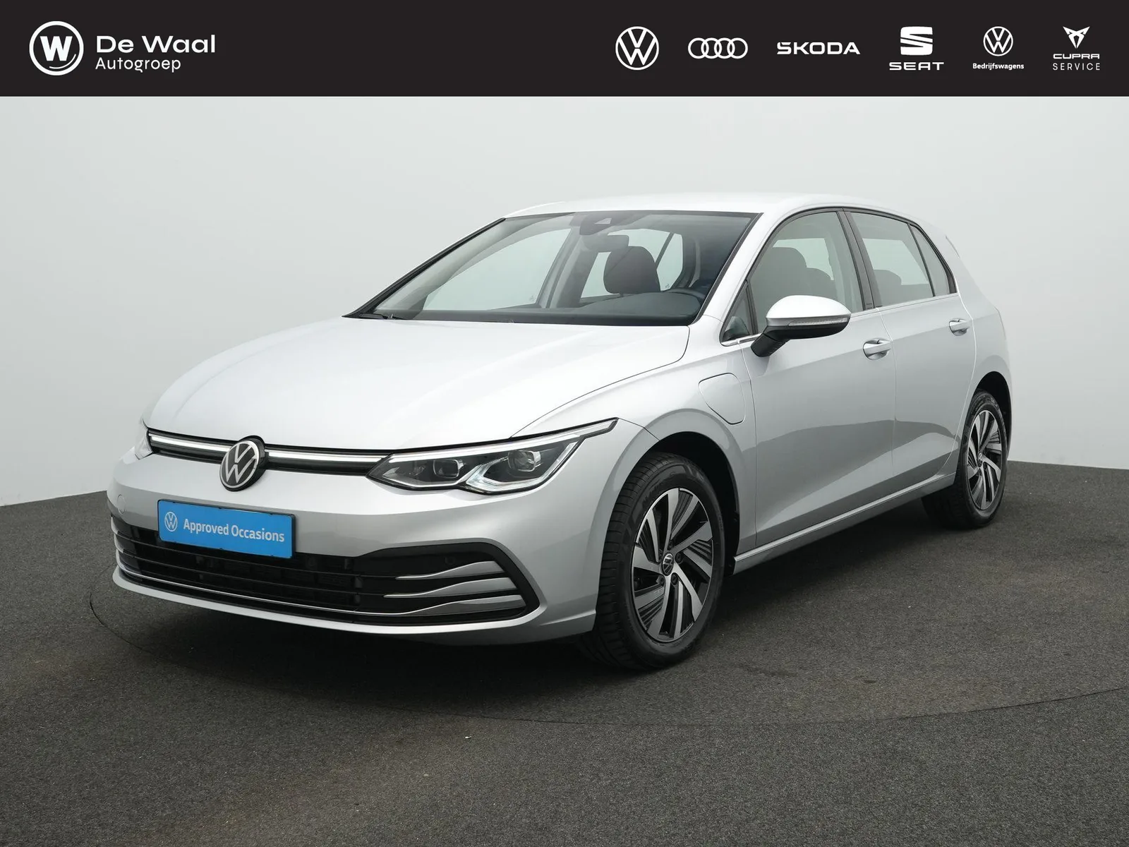 Volkswagen Golf (2022) — foto 1