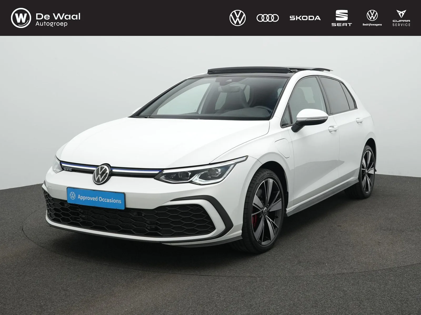 Volkswagen Golf (2022) — foto 1