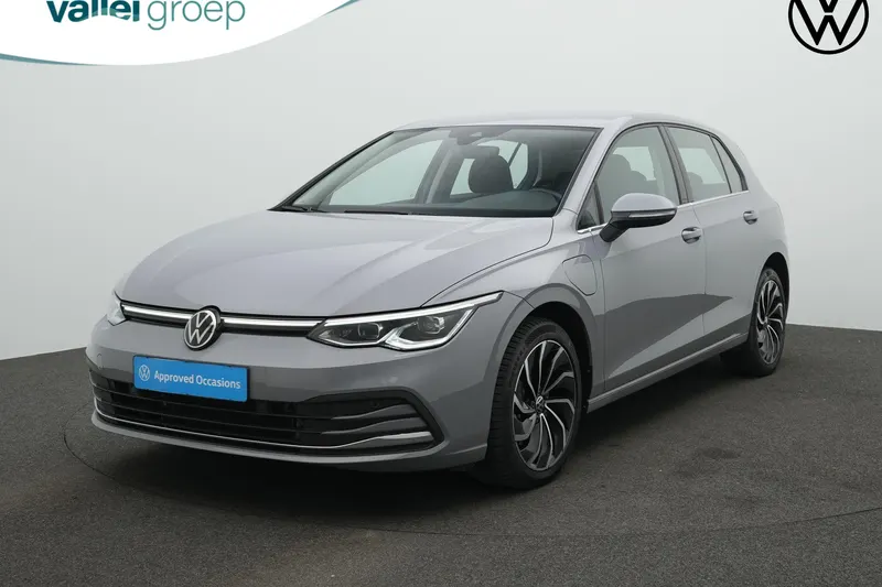 Volkswagen Golf (2023)