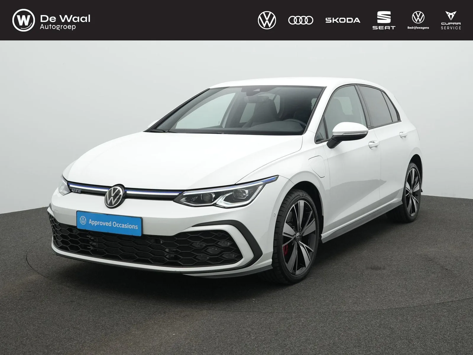Volkswagen Golf (2024) — foto 1