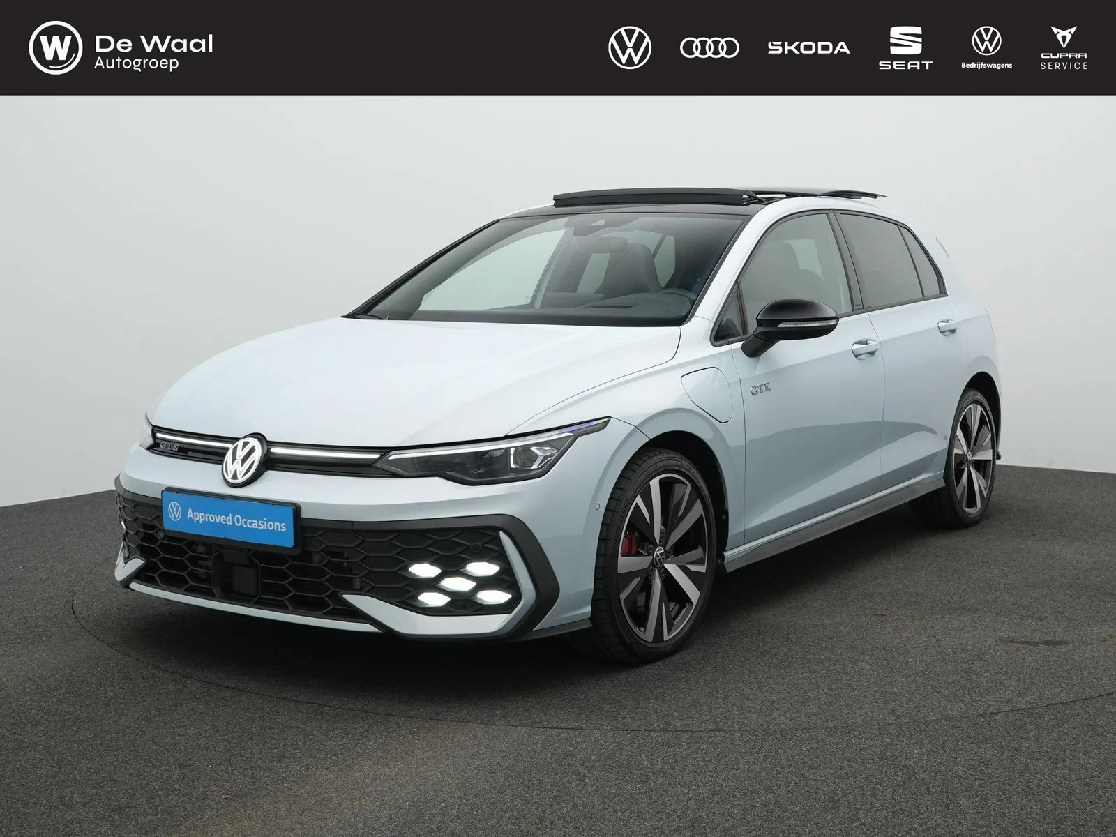 Volkswagen Golf (2024) — foto 1