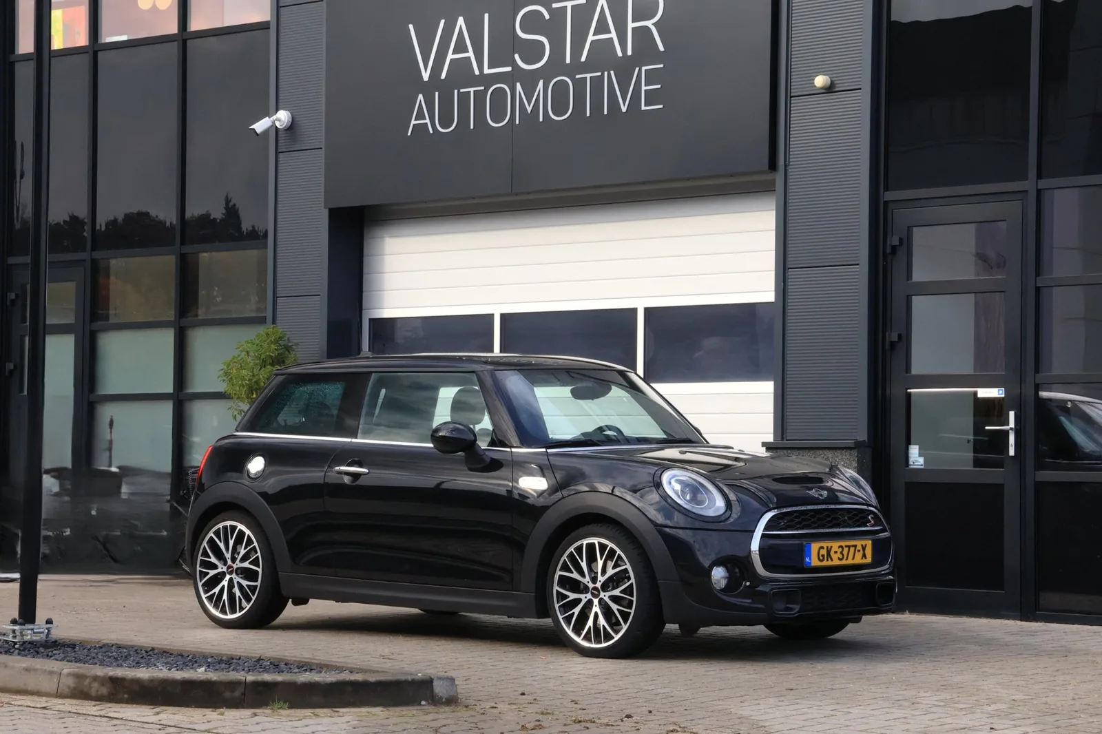 MINI Cooper S (2015) — foto 1
