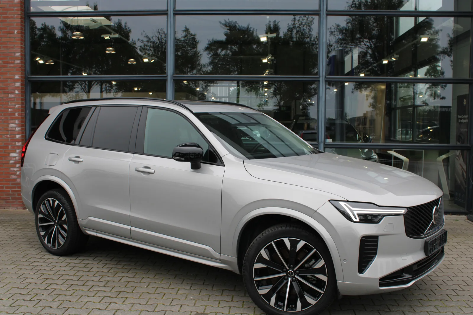 Volvo XC90 (2025) — foto 1