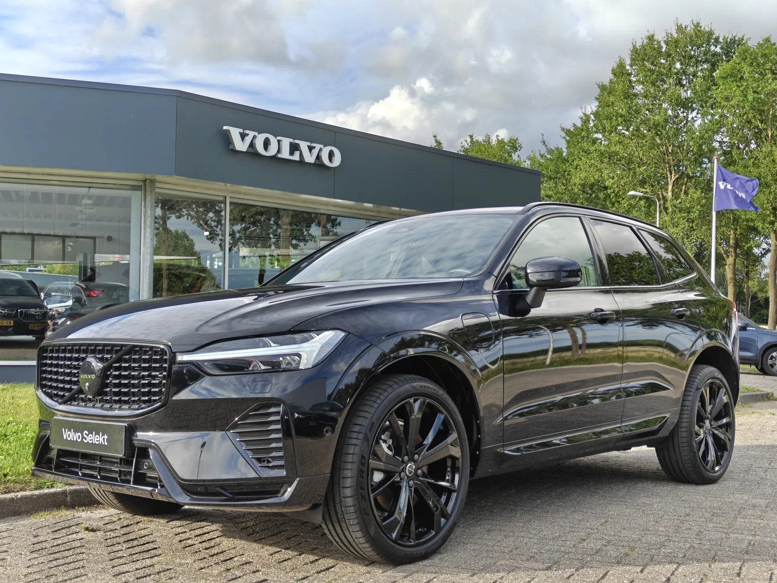 Volvo XC60 (2025) — foto 1