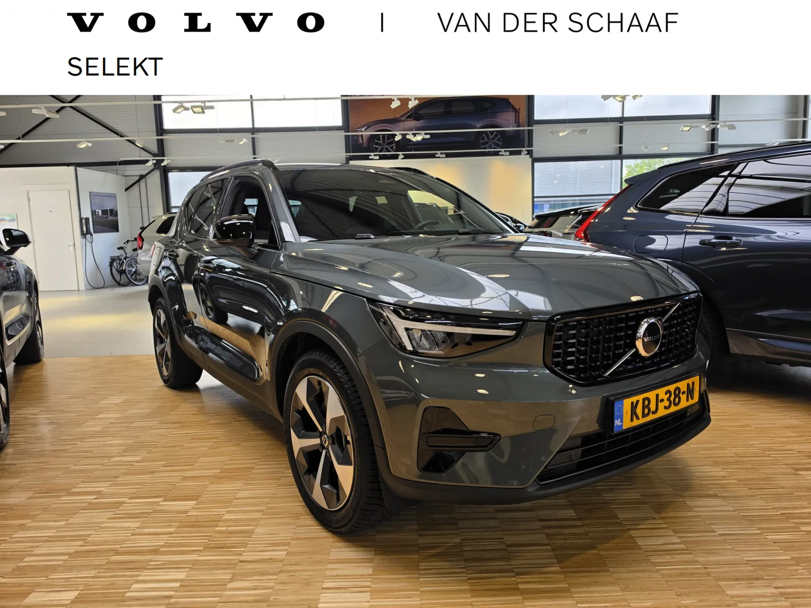 Volvo XC40 (2026) — foto 1