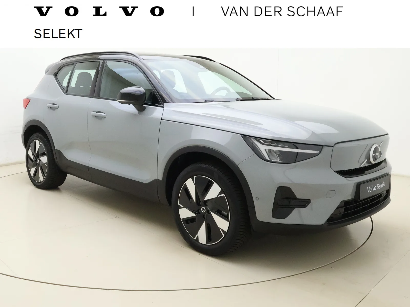 Volvo EX40 (2025) — foto 1