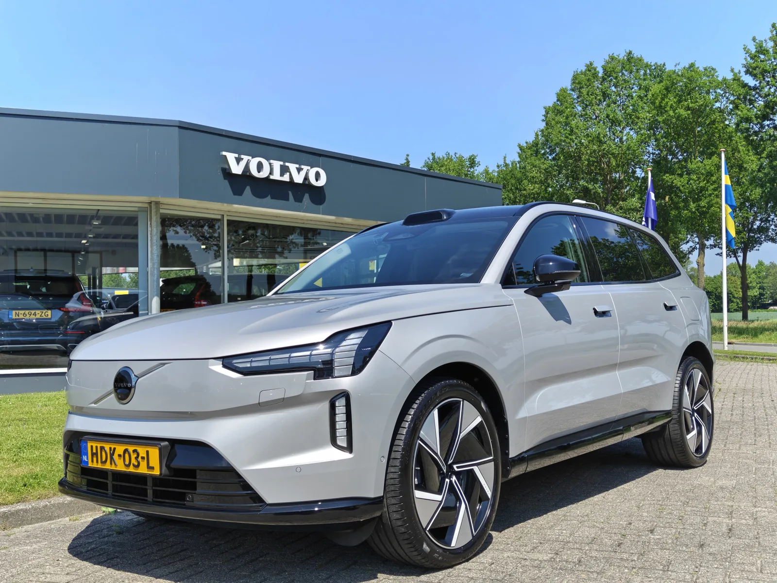 Volvo EX90 (2025) — foto 1