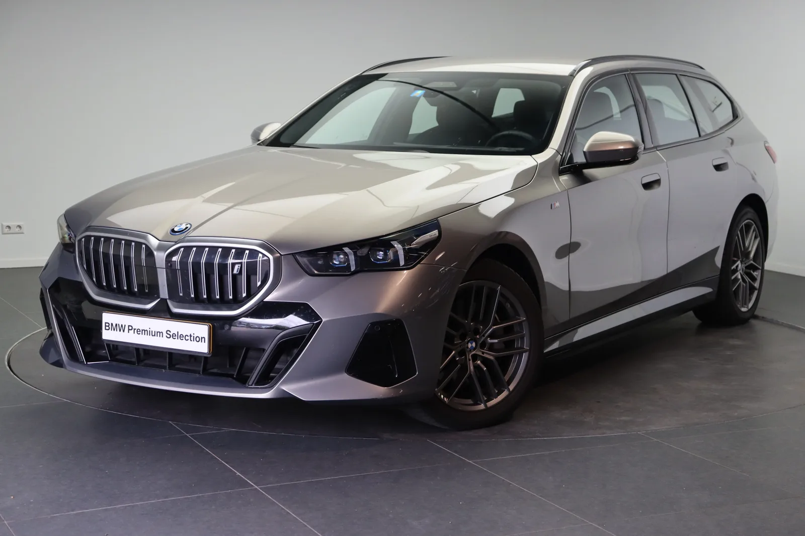 BMW i5 (2024) — foto 1