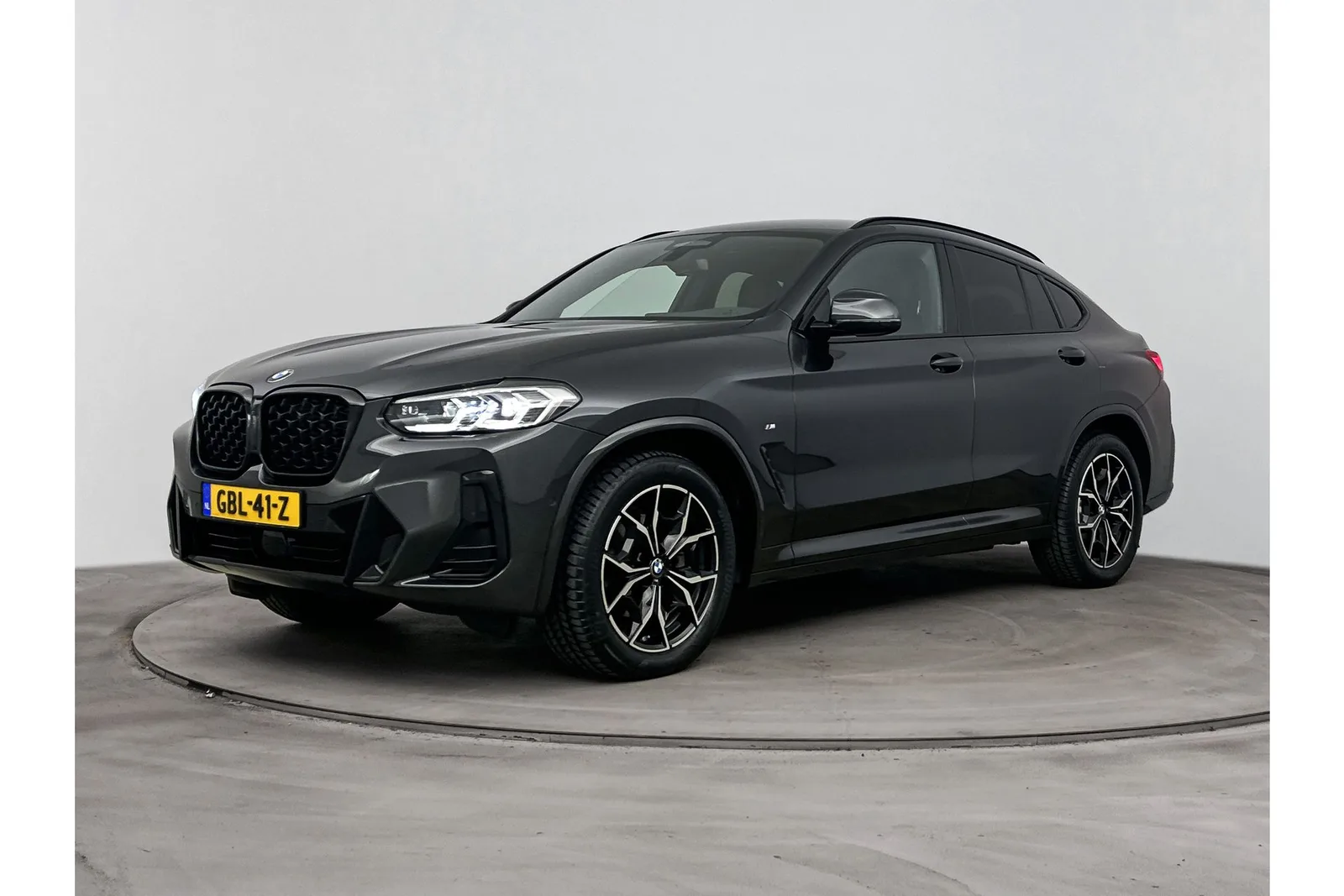 BMW X4 (2024) — foto 1