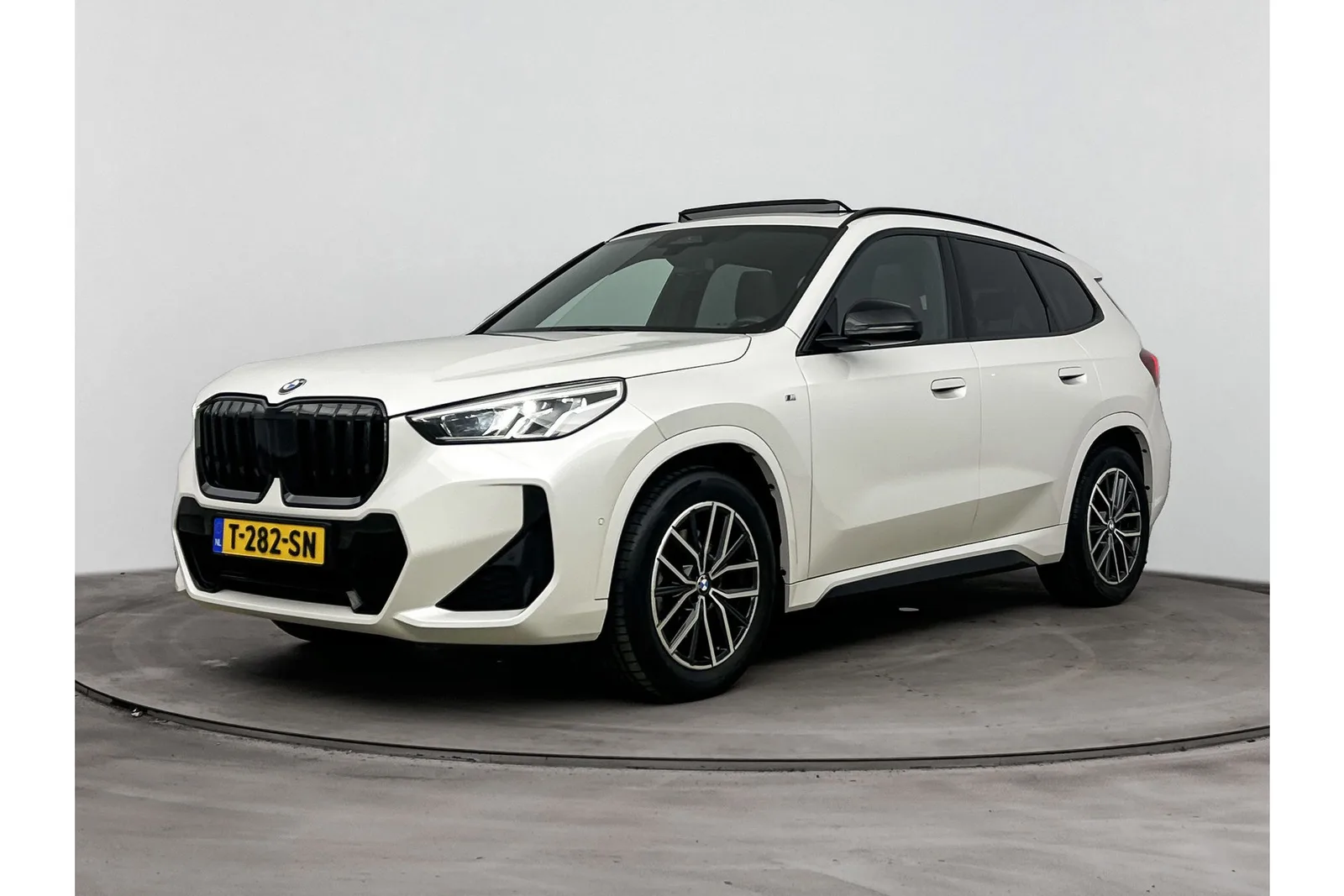 BMW X1 (2023) — foto 1