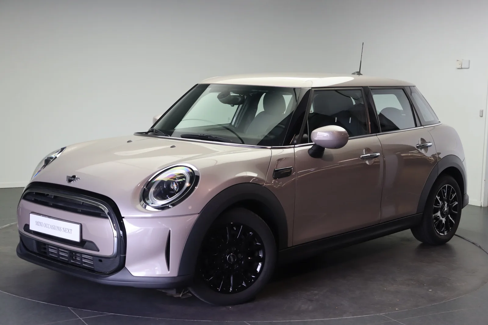MINI Hatchback (2021) — foto 1