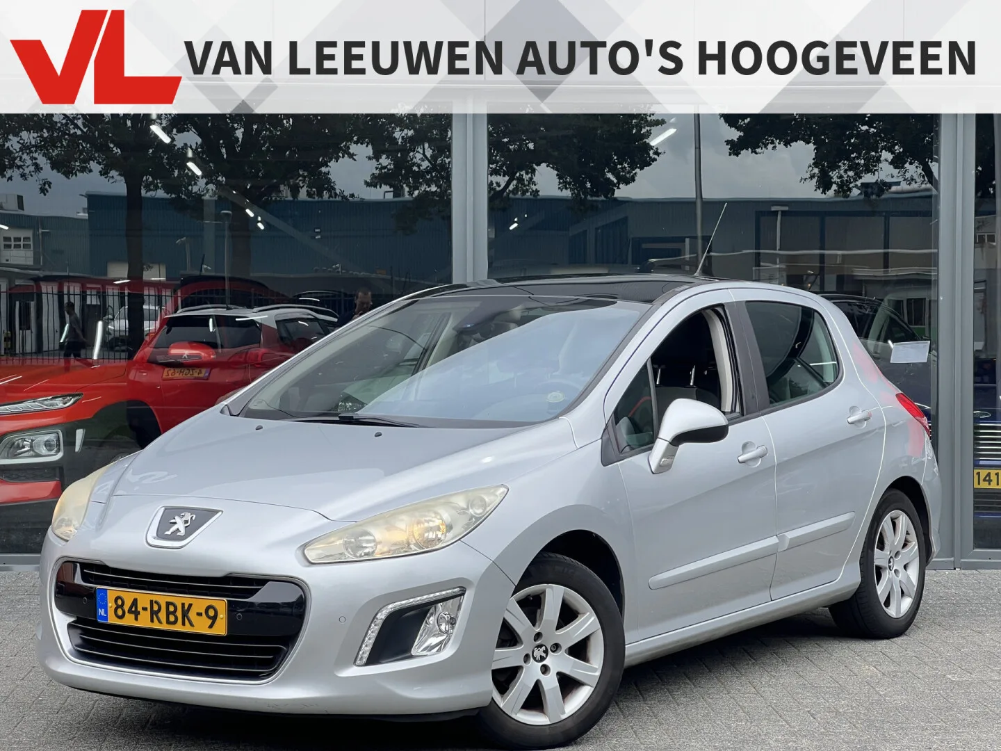 Peugeot 308 (2011) — foto 1