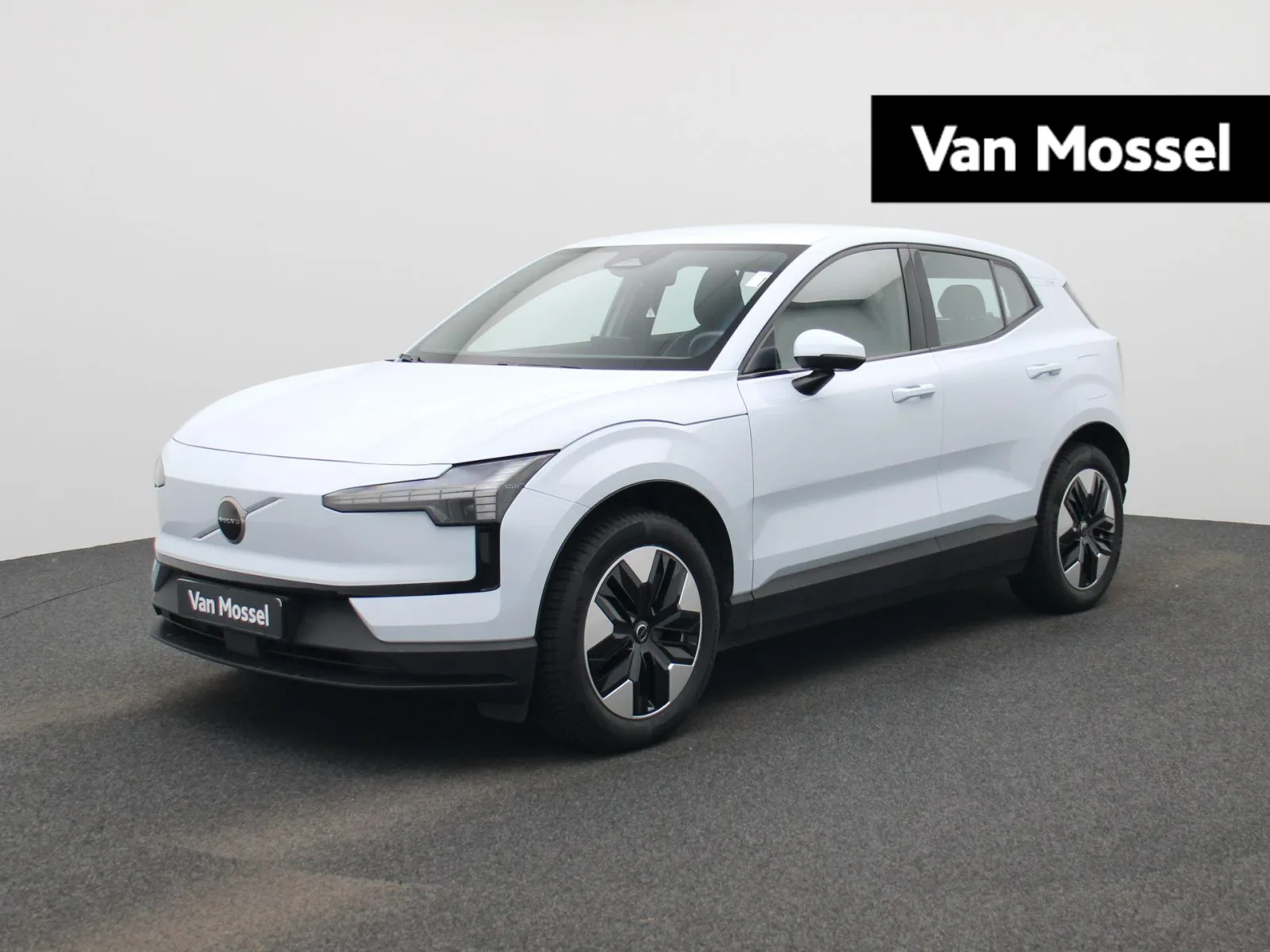Volvo EX30 (2024) — foto 1